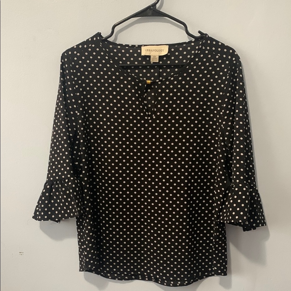 Urbanology medium black poke a dot blouse